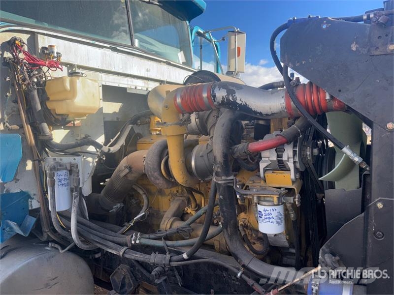 International F9370 Βυτία νερού