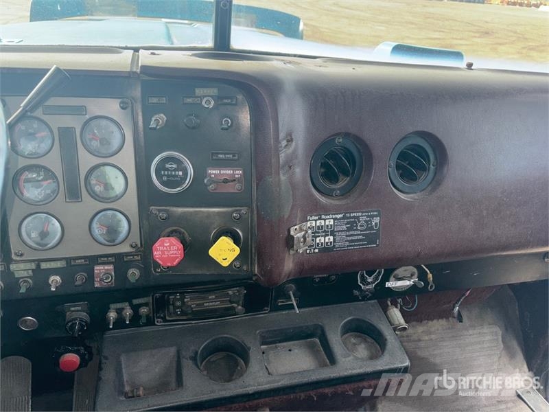 International F9370 Βυτία νερού