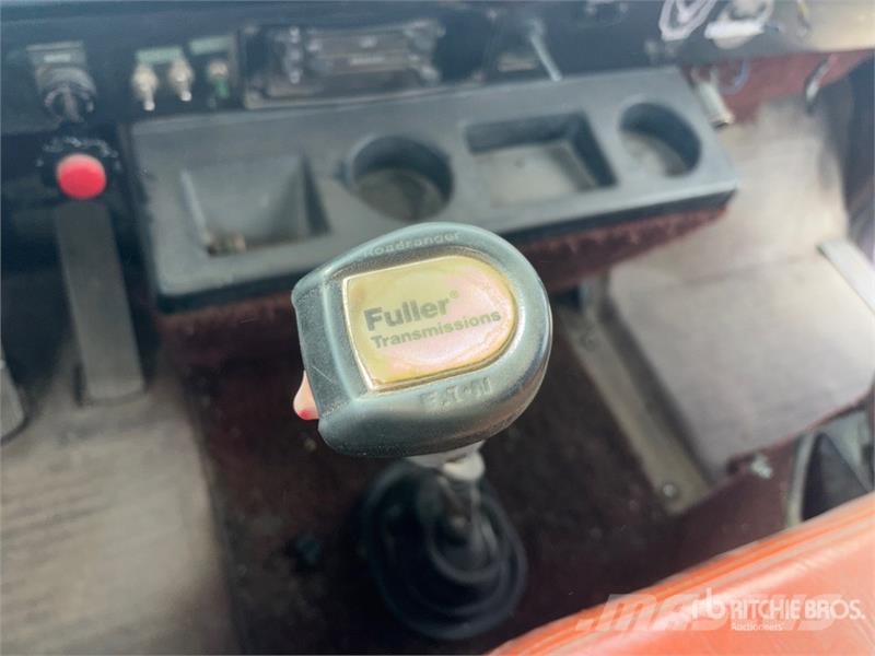 International F9370 Βυτία νερού