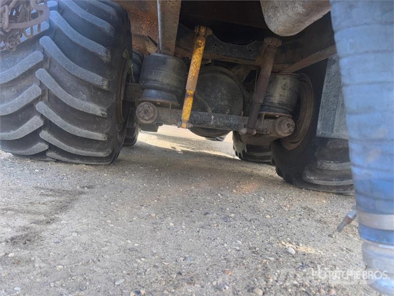 International F9370 Βυτία νερού