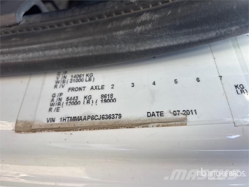 International Fassi F80A.24 7826 lb Knuckle Boom on Internation Kraanaga veokid