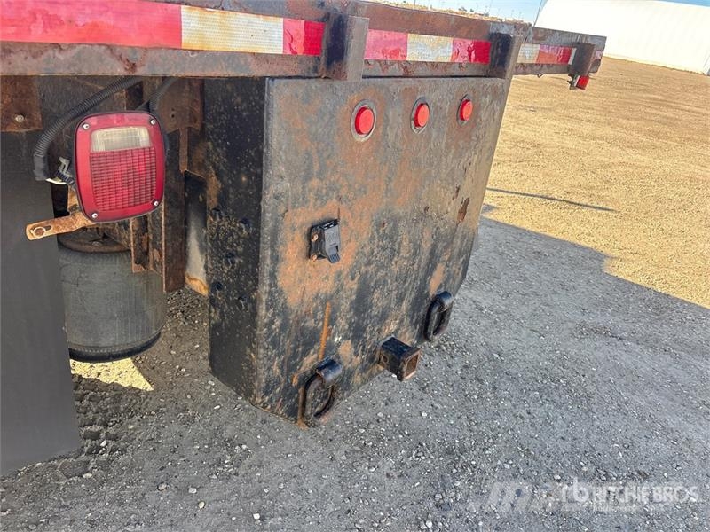 International Fassi F80A.24 7826 lb Knuckle Boom on Internation Kraanaga veokid