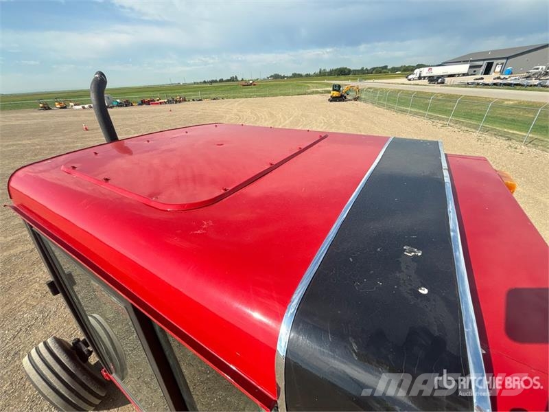 International Harvester Harvester 5088 2WD Tractor الجرارات