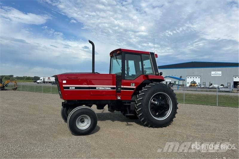 International Harvester Harvester 5088 2WD Tractor الجرارات
