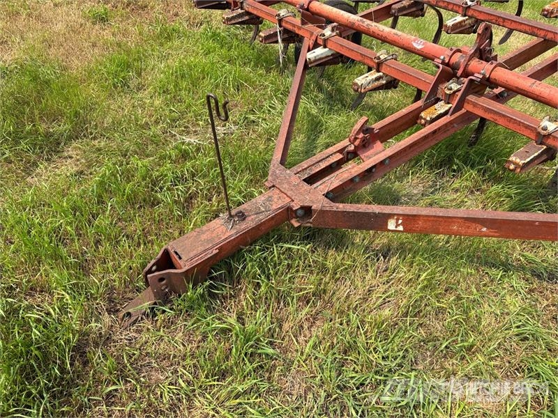 International Harvester Harvester 45 16 ft 6 in Cultivator زراعات