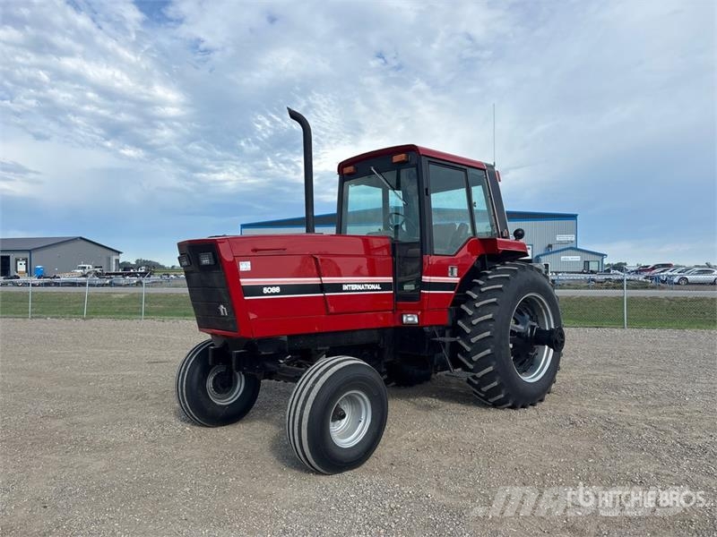 International Harvester Harvester 5088 2WD Tractor الجرارات