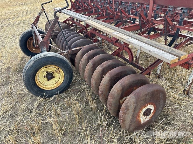 International Harvester Harvester 13 ft 6 in Seeder Sembradoras