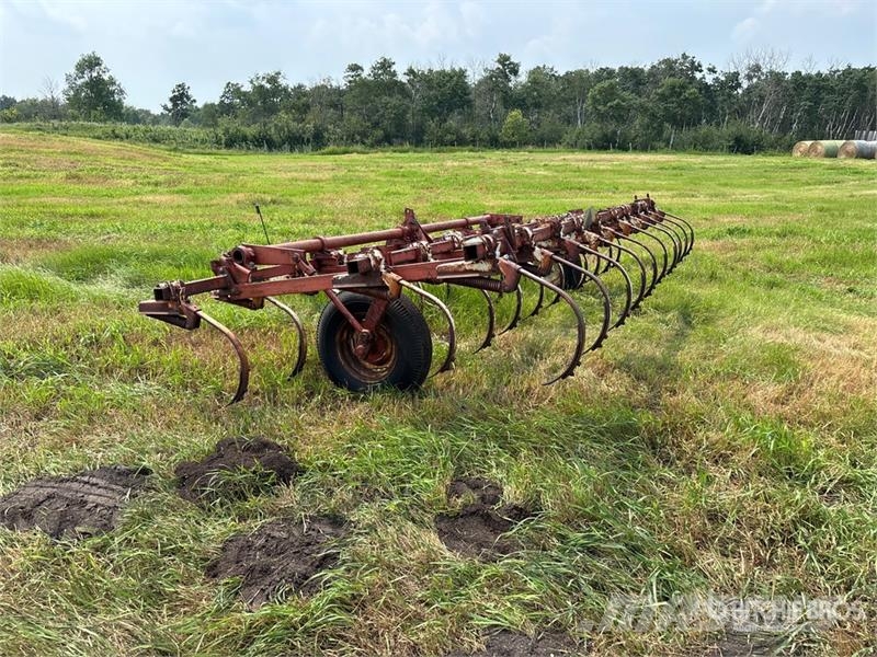 International Harvester Harvester 45 16 ft 6 in Cultivator زراعات