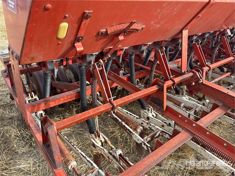 International Harvester Harvester 13 ft 6 in Seeder Sembradoras