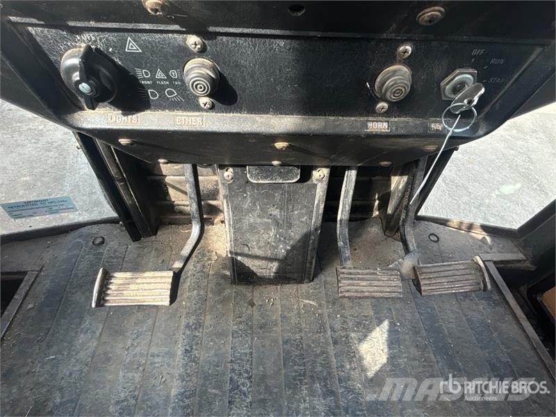 International Harvester Harvester 5088 2WD Tractor الجرارات