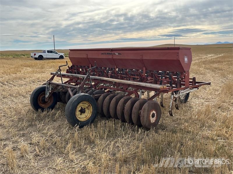 International Harvester Harvester 13 ft 6 in Seeder Sembradoras