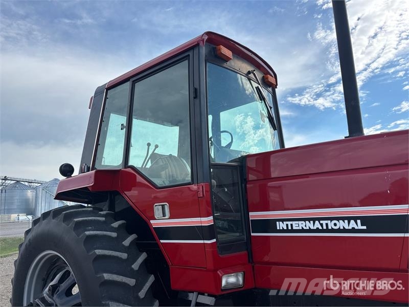 International Harvester Harvester 5088 2WD Tractor الجرارات