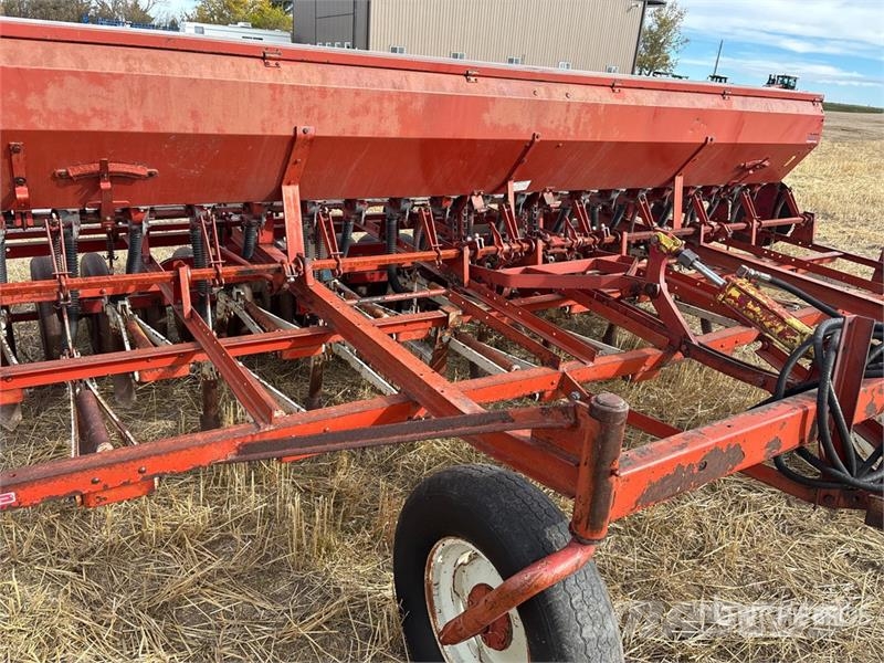 International Harvester Harvester 13 ft 6 in Seeder Sembradoras