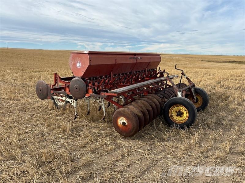 International Harvester Harvester 13 ft 6 in Seeder Sembradoras
