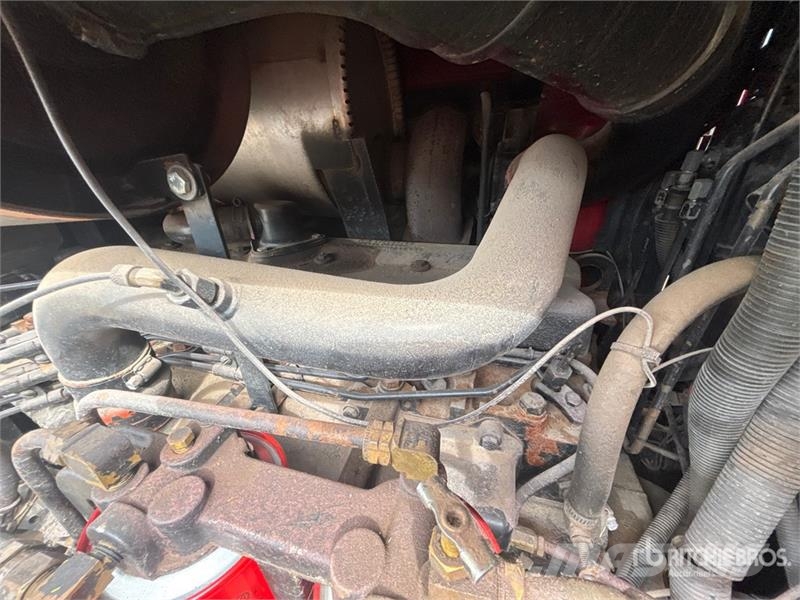 International Harvester Harvester 5088 2WD Tractor الجرارات