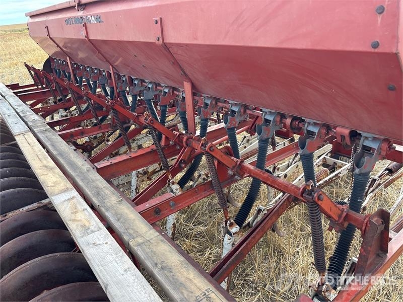 International Harvester Harvester 13 ft 6 in Seeder Sembradoras