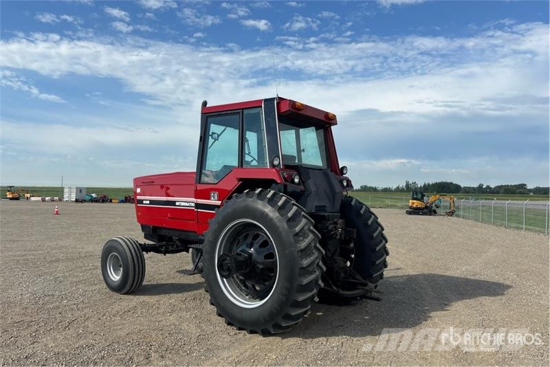 International Harvester Harvester 5088 2WD Tractor الجرارات
