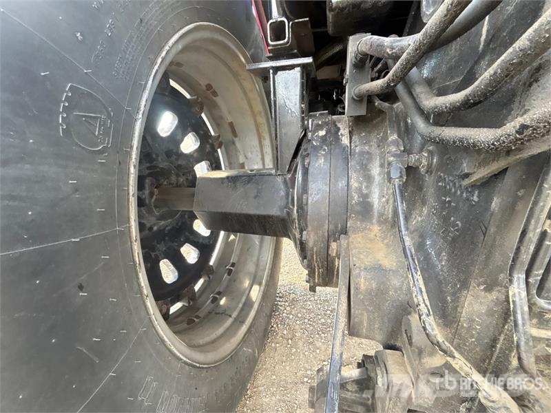 International Harvester Harvester 5088 2WD Tractor الجرارات