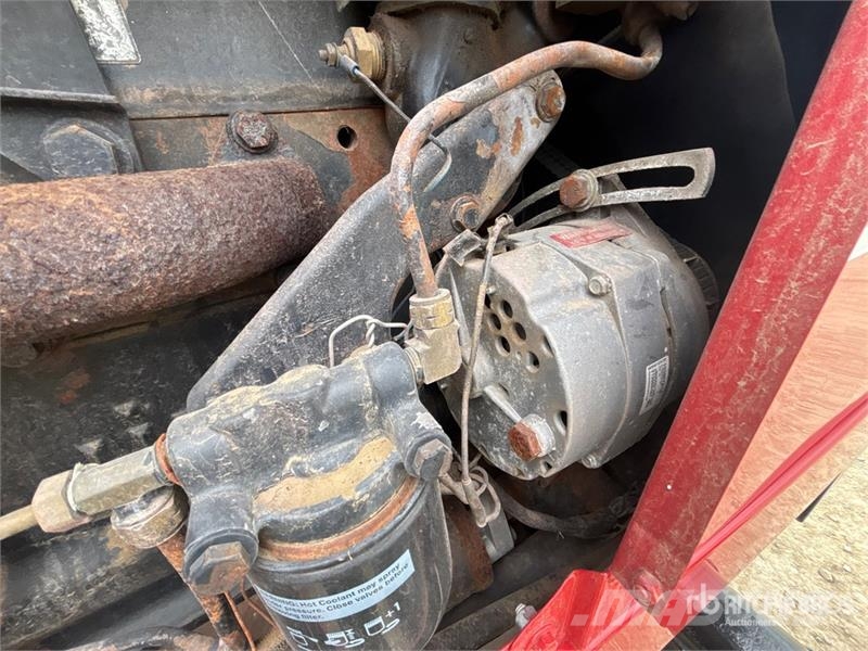 International Harvester Harvester 5088 2WD Tractor الجرارات