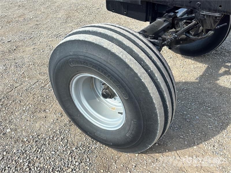 International Harvester Harvester 5088 2WD Tractor الجرارات