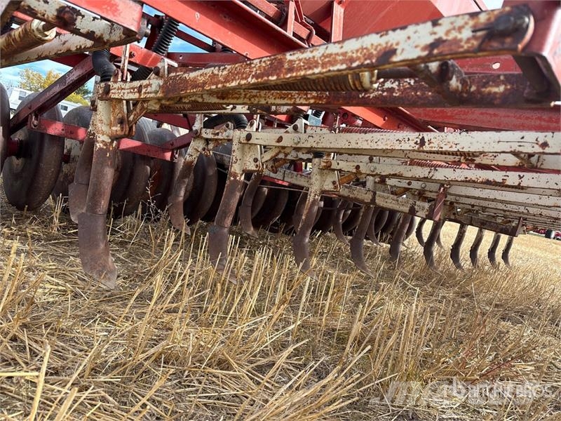 International Harvester Harvester 13 ft 6 in Seeder Sembradoras
