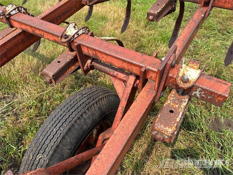 International Harvester Harvester 45 16 ft 6 in Cultivator زراعات