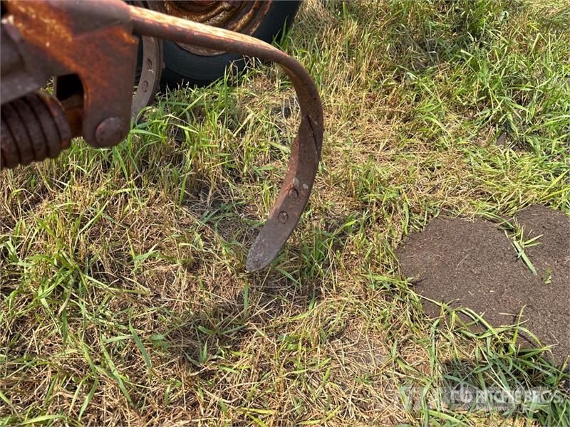 International Harvester Harvester 45 16 ft 6 in Cultivator زراعات
