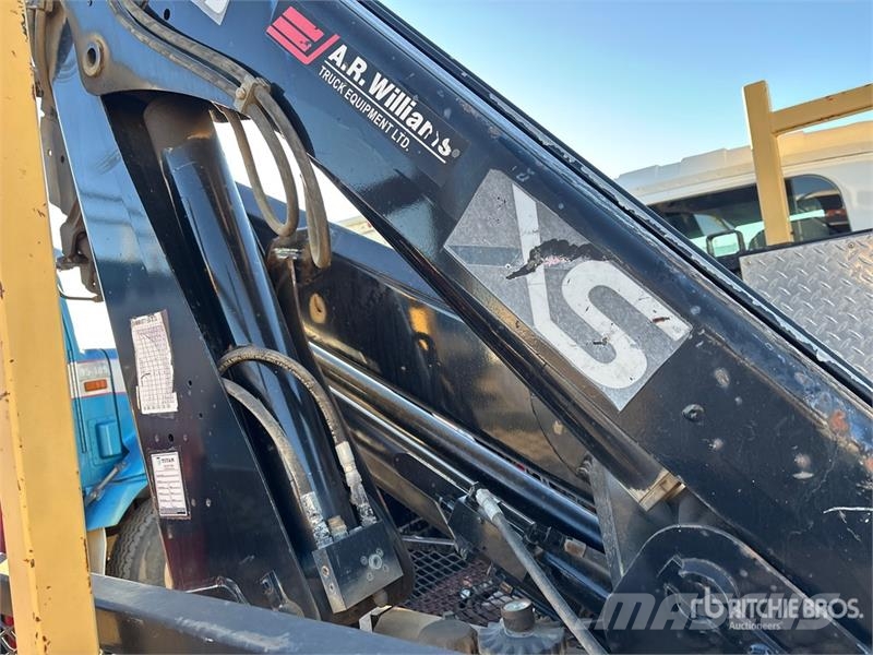 International Hiab 077 CLX 3350 kg Knuckle Boom on  Internationa Φορτηγά με Γερανό