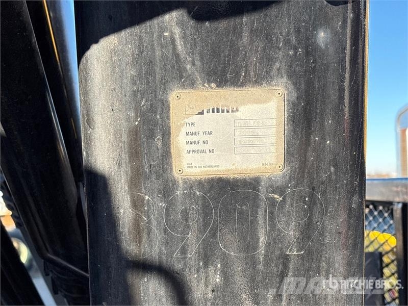 International Hiab 077 CLX 3350 kg Knuckle Boom on  Internationa Φορτηγά με Γερανό