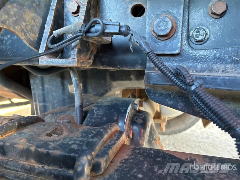 International Hiab 077 CLX 3350 kg Knuckle Boom on  Internationa Φορτηγά με Γερανό