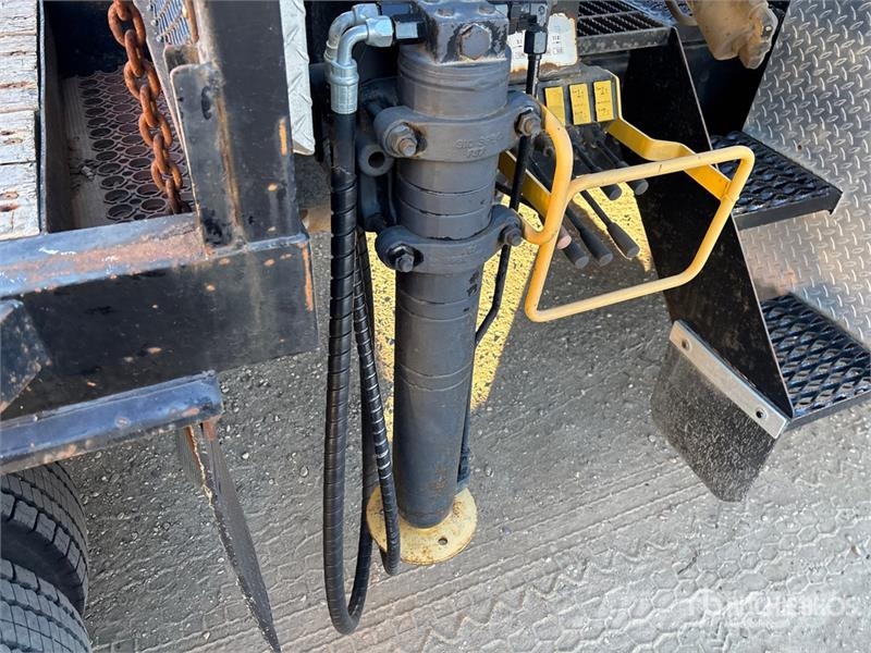 International Hiab 077 CLX 3350 kg Knuckle Boom on  Internationa Φορτηγά με Γερανό