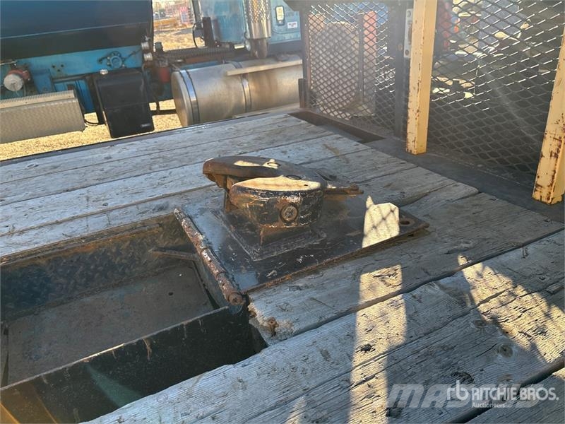 International Hiab 077 CLX 3350 kg Knuckle Boom on  Internationa Φορτηγά με Γερανό