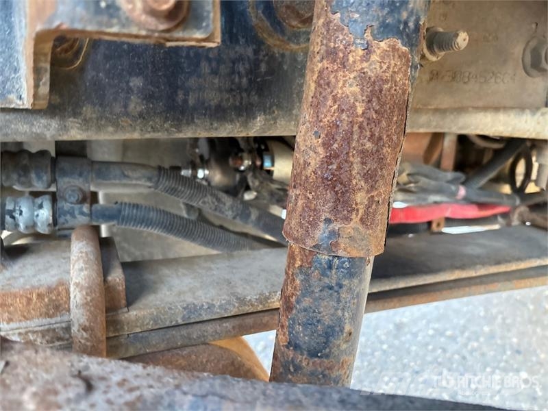 International Hiab 077 CLX 3350 kg Knuckle Boom on  Internationa Φορτηγά με Γερανό