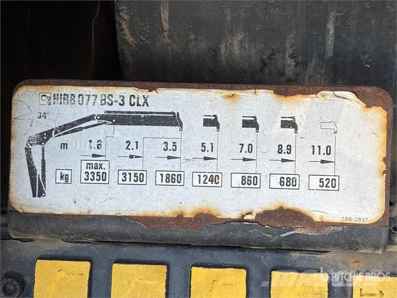 International Hiab 077 CLX 3350 kg Knuckle Boom on  Internationa Φορτηγά με Γερανό