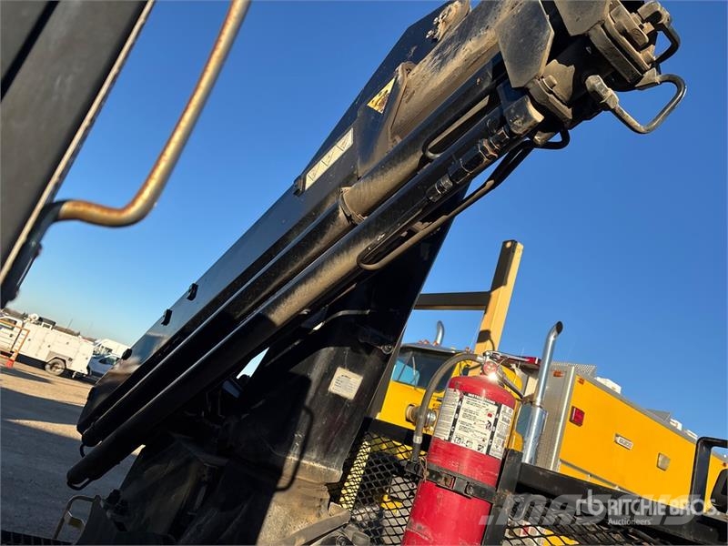 International Hiab 077 CLX 3350 kg Knuckle Boom on  Internationa Φορτηγά με Γερανό