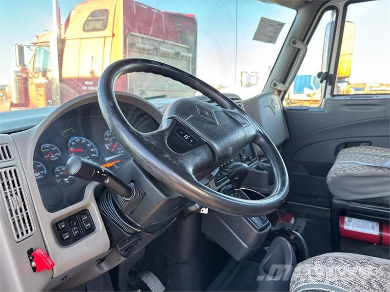 International Hiab 077 CLX 3350 kg Knuckle Boom on  Internationa Φορτηγά με Γερανό