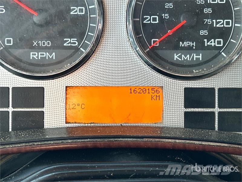 International LF517 8x6 T/A Sleeper Truck Tractor Motrici e Trattori Stradali