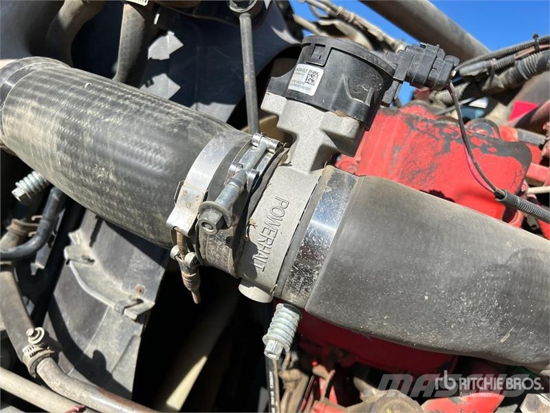 International LF517 8x6 T/A Sleeper Truck Tractor Motrici e Trattori Stradali