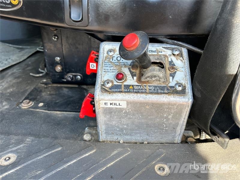International LF517 8x6 T/A Sleeper Truck Tractor Motrici e Trattori Stradali