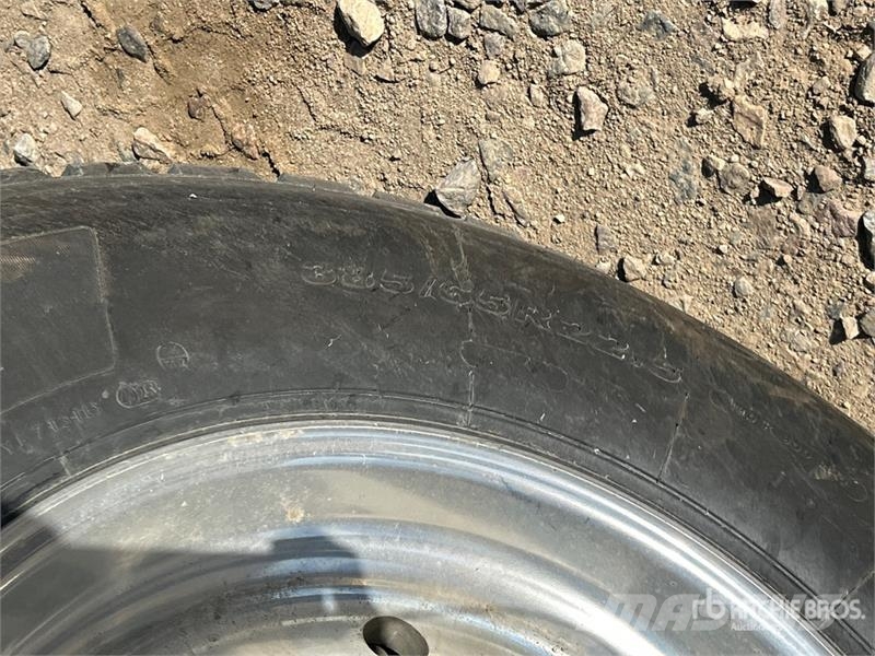 International LF517 8x6 T/A Sleeper Truck Tractor Motrici e Trattori Stradali