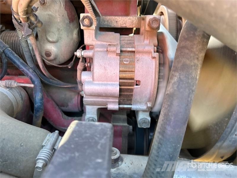 International LF517 8x6 T/A Sleeper Truck Tractor Motrici e Trattori Stradali