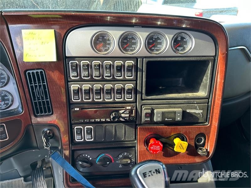 International LF517 T/A Sleeper Truck Tractor Trekkers