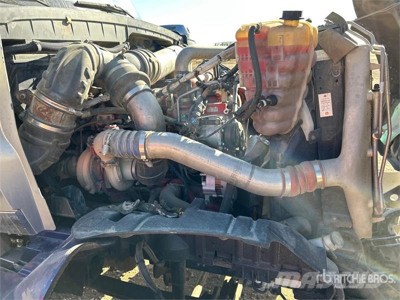 International LF517 T/A Sleeper Truck Tractor Trekkers