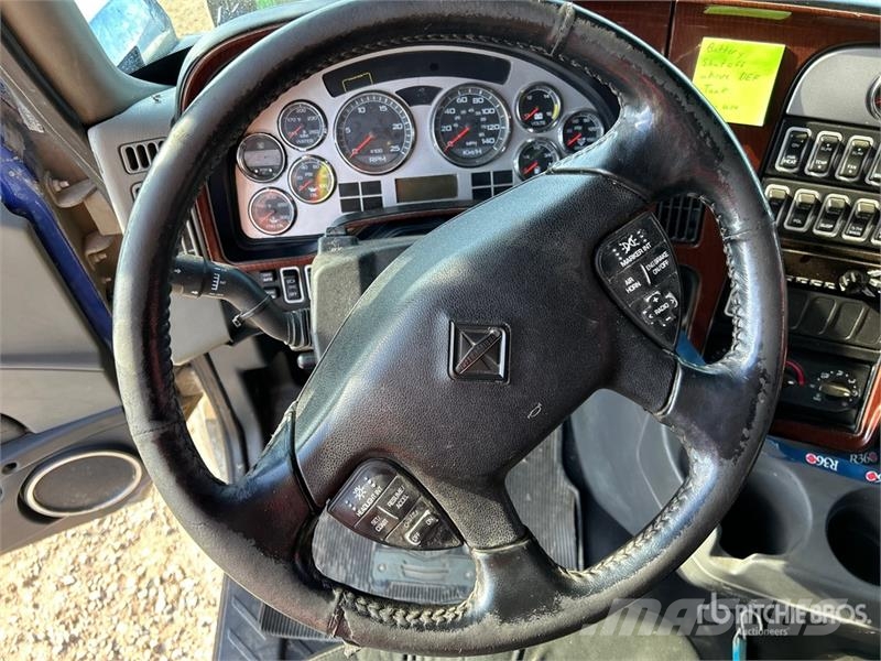 International LF517 T/A Sleeper Truck Tractor Trekkers
