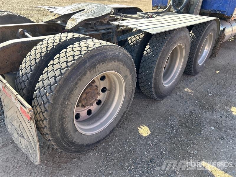 International LF517 T/A Sleeper Truck Tractor Trekkers