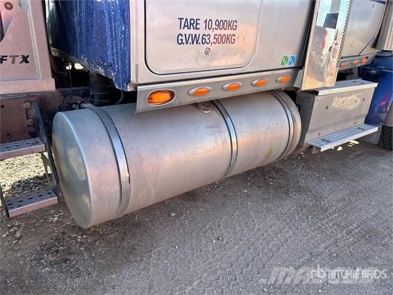 International LF517 T/A Sleeper Truck Tractor Trekkers