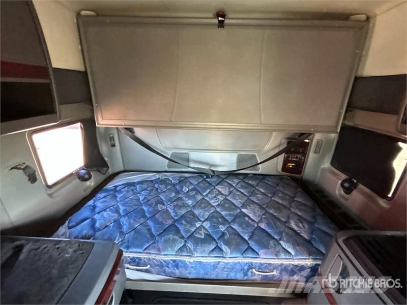 International LF517 T/A Sleeper Truck Tractor Trekkers