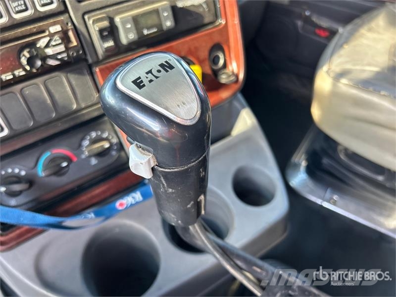 International LF517 T/A Sleeper Truck Tractor Trekkers