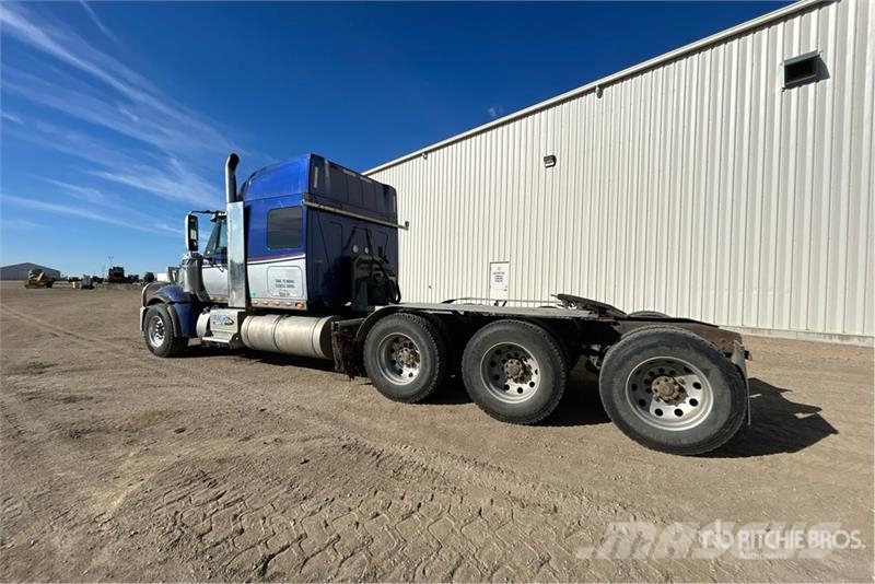 International LF517 Tri/A Sleeper Truck Tractor Tractor Units