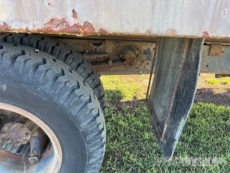 International Loadstar 1800 4x2 Grain Truck Camiones para granja y transporte de granos